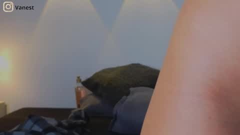 Snapshot of vanestrauss chatting on 03.11.25 New account follow me online show from 03.11.25