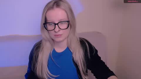 Mia online show from 11.26.25