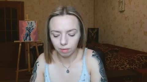 Snapshot of vanillamuffin chatting on 11.10.25 VanillaMuffin online show from 11.10.25