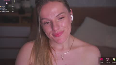 Snapshot of vanille_mystery chatting on 05.27.26 Sophie online show from 05.27.26