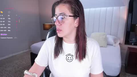 Snapshot of vanitysex chatting on 10.23.25 Karine online show from 10.23.25