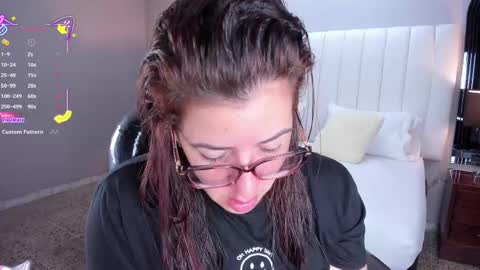 Snapshot of vanitysex chatting on 10.27.25 Karine online show from 10.27.25