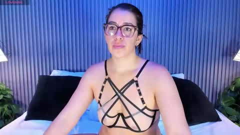 Snapshot of vanitysex chatting on 11.13.25 Karine online show from 11.13.25