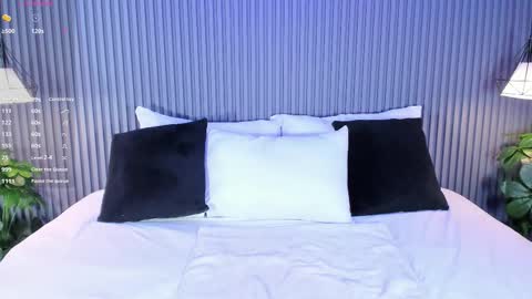 Snapshot of vanitysex chatting on 11.23.25 Karine online show from 11.23.25