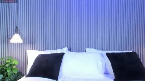 Snapshot of vanitysex chatting on 12.15.25 Karine online show from 12.15.25