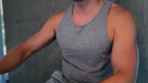 Snapshot of vanjoeofficial chatting on 12.03.25 vanjoeofficial online show from 12.03.25