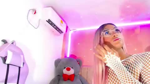 Snapshot of vannesa01 chatting on 12.02.24 vannesa01 online show from 12.02.24