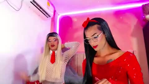 Snapshot of vannesa01 chatting on 01.18.25 vannesa01 online show from 01.18.25