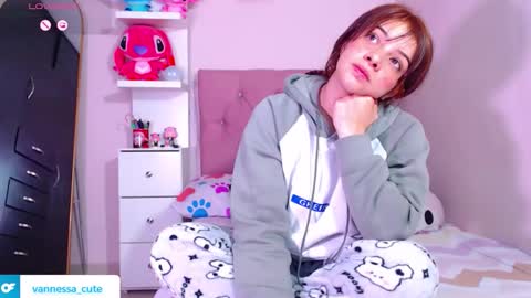 Snapshot of vannessa_shy chatting on 12.19.25 Vanesa online show from 12.19.25