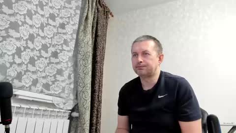 Snapshot of vano_822 chatting on 02.18.25 vano_822 online show from 02.18.25