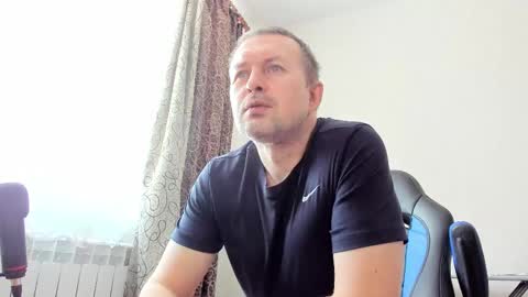 Snapshot of vano_822 chatting on 02.19.25 vano_822 online show from 02.19.25
