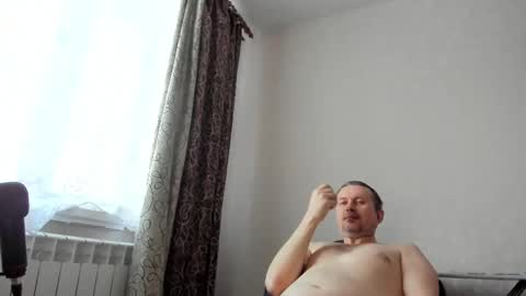 Snapshot of vano_822 chatting on 02.19.25 vano_822 online show from 02.19.25