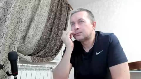 Snapshot of vano_822 chatting on 02.24.25 vano_822 online show from 02.24.25