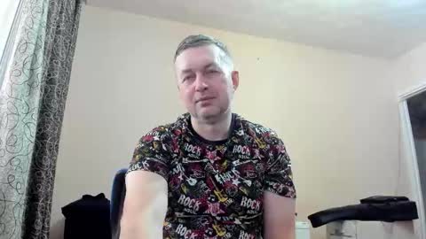 Snapshot of vano_822 chatting on 09.11.25 vano_822 online show from 09.11.25