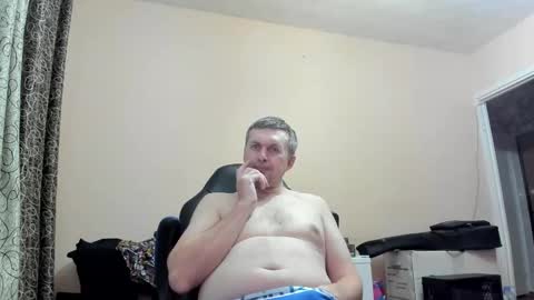 Snapshot of vano_822 chatting on 10.21.25 vano_822 online show from 10.21.25