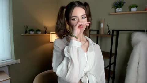 Snapshot of vanvanvibe chatting on 04.24.26 Charline online show from 04.24.26