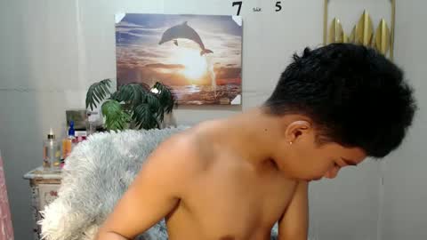 Snapshot of vanxxx2005 chatting on 01.05.25 vanxxx2005 online show from 01.05.25