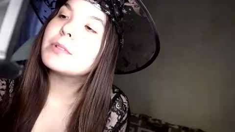 Snapshot of var_kiss chatting on 11.01.25 Var Kiss online show from 11.01.25