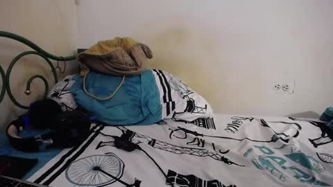 Snapshot of varmico chatting on 01.05.25 Harold online show from 01.05.25