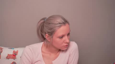 Snapshot of vasya_sylvia chatting on 12.22.25 Vasya Sylvia online show from 12.22.25