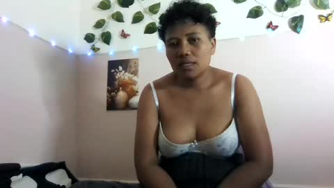 Snapshot of vayannah chatting on 06.17.26 Vayannah online show from 06.17.26