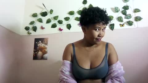 Vayannah online show from 06.25.26