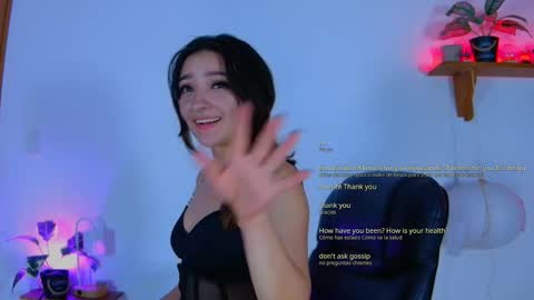 Snapshot of vayolett_dakotta chatting on 10.11.25 Vayolett online show from 10.11.25