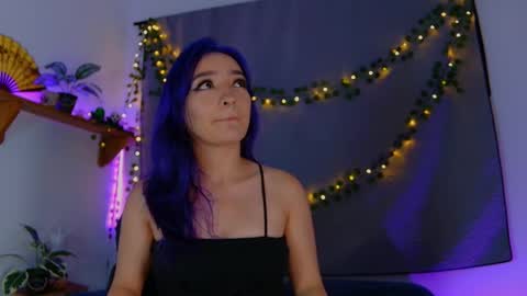 Snapshot of vayolett_dakotta chatting on 10.27.25 Vayolett online show from 10.27.25