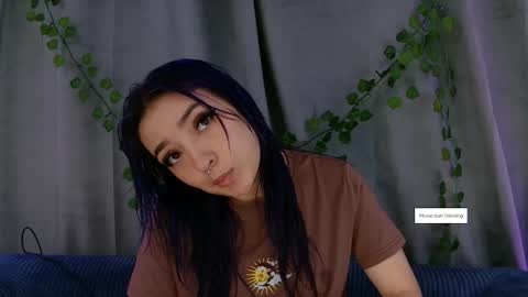 Snapshot of vayolett_dakotta chatting on 12.22.25 Vayolett online show from 12.22.25