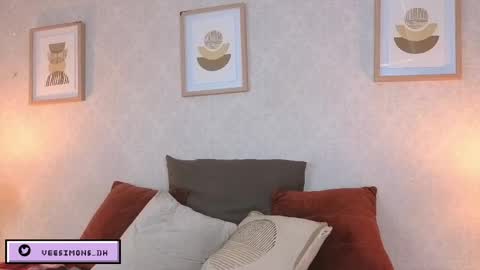 Vee Simons online show from 04.24.26