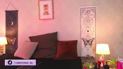 Vee Simons online show from 06.27.26