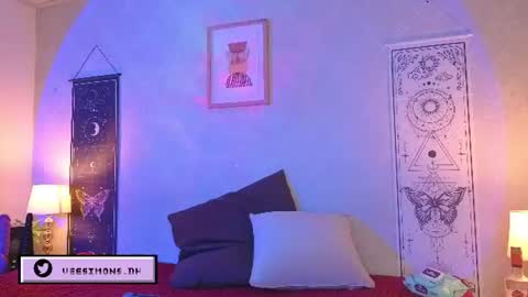 Vee Simons online show from 07.14.26
