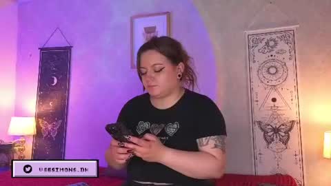 Vee Simons online show from 07.21.26