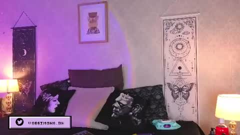 Vee Simons online show from 07.29.26