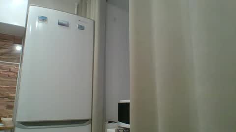 Snapshot of veessa chatting on 11.22.25 Veessa online show from 11.22.25