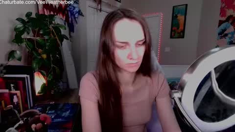 Snapshot of veeweatherbee chatting on 12.24.24 Violet Weatherbee online show from 12.24.24