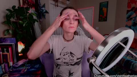 Snapshot of veeweatherbee chatting on 01.31.25 Violet Weatherbee online show from 01.31.25