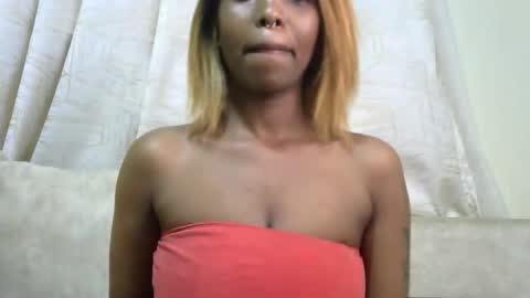 Snapshot of veey_dellah chatting on 09.13.25 veey online show from 09.13.25