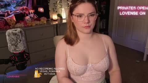 Snapshot of vegas_romance chatting on 05.12.26 vegas_romance online show from 05.12.26