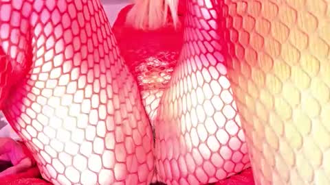 Snapshot of veheveun chatting on 12.18.25 Vehe Veun online show from 12.18.25