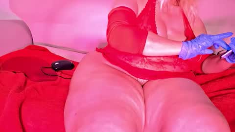 Snapshot of veheveun chatting on 02.15.26 Vehe Veun online show from 02.15.26