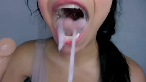 Snapshot of veky_saliva01 chatting on 04.03.26 camila online show from 04.03.26