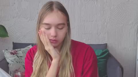 Snapshot of vel1ka chatting on 09.14.25 Barbara online show from 09.14.25