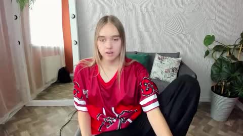Snapshot of vel1ka chatting on 09.20.25 Barbara online show from 09.20.25
