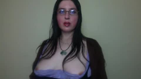 Snapshot of velira_ chatting on 12.18.25 velira_ online show from 12.18.25