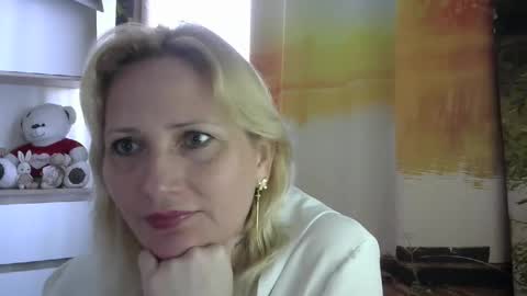 Snapshot of velka_raspberry chatting on 05.06.26 velka_raspberry online show from 05.06.26