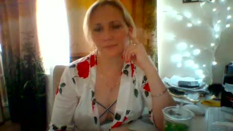 Snapshot of velka_raspberry chatting on 06.22.26 velka_raspberry online show from 06.22.26