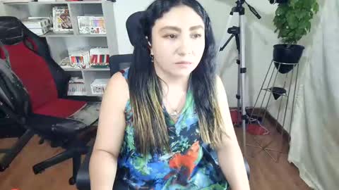 Im VelaI will be Christmas and New Year with my family December 22 to January 13 I will miss you guys. online show from 09.19.25