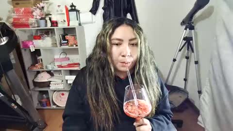 Im VelaI will be Christmas and New Year with my family December 22 to January 13 I will miss you guys. online show from 02.23.26