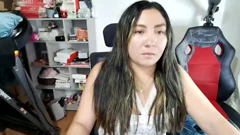 Snapshot of vellarossa chatting on 06.17.26 Im VelaI will be Christmas and New Year with my family December 22 to January 13 I will miss you guys. online show from 06.17.26